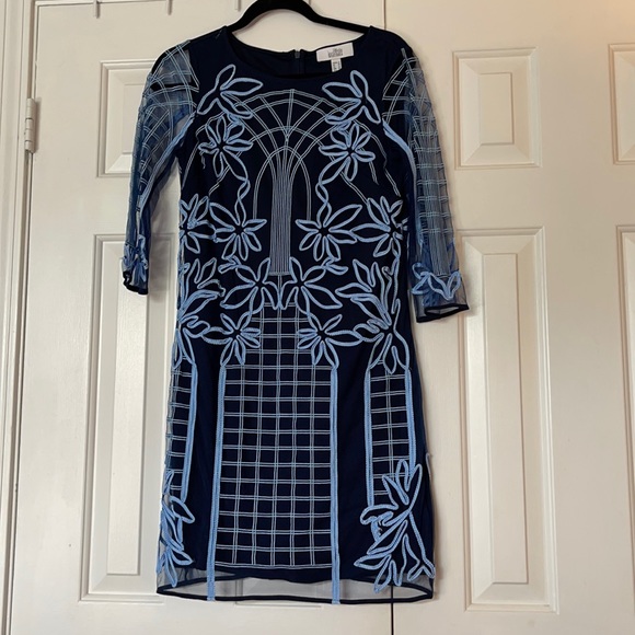 BELLE BADGLEY MISCHKA Women's Blue Sheath Dress with Baby blue Applique Size 8 - Picture 2 of 15